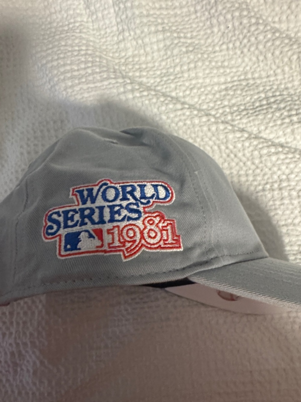 47’ LA Dodgers Light Gray Cap - Picture 3 of 3